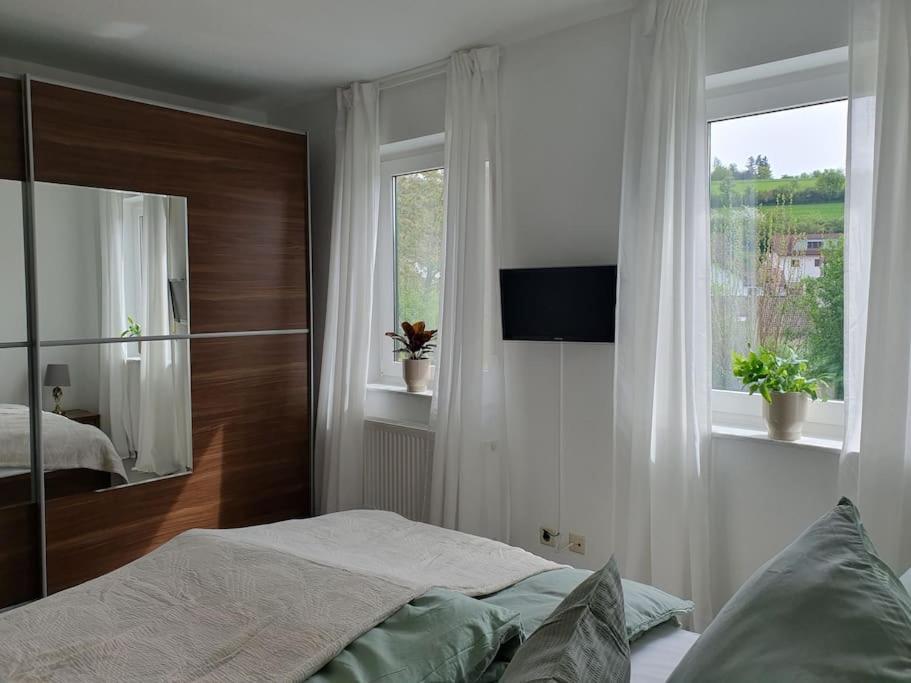 באד מרגנטהיים Ferienwohnung Panoramablick מראה חיצוני תמונה